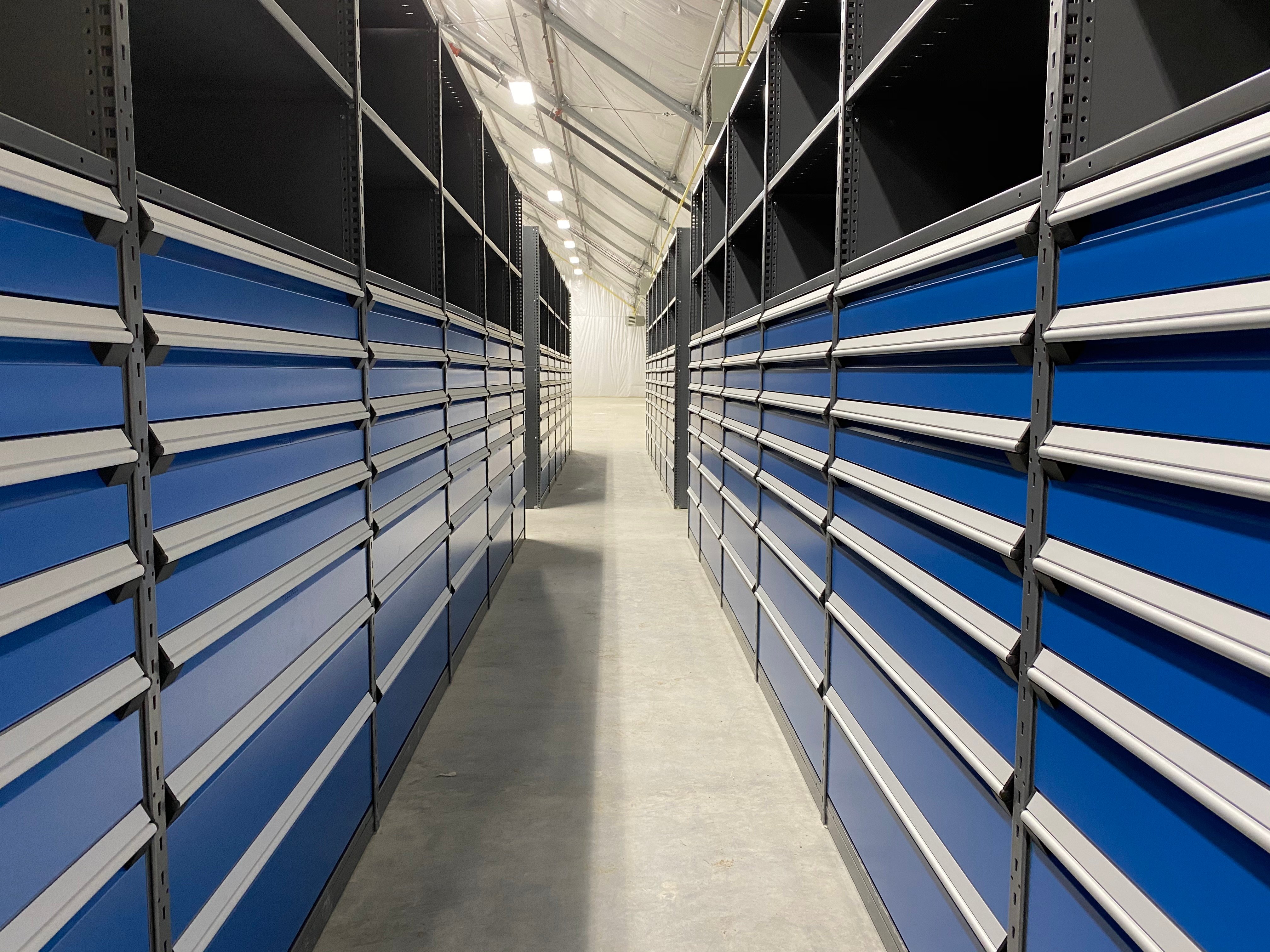 Shelving w drawers epic-1