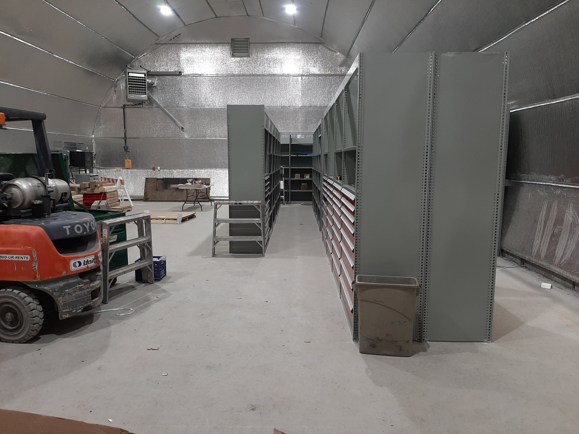 Shelving with drawers United-1