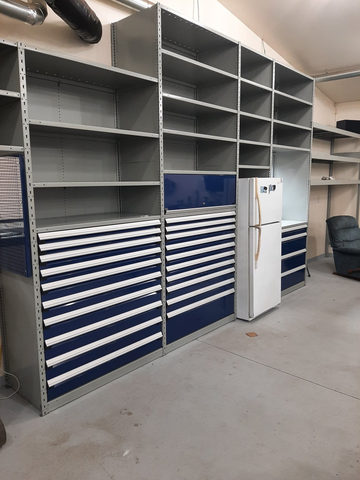 Shelving with drawers 2